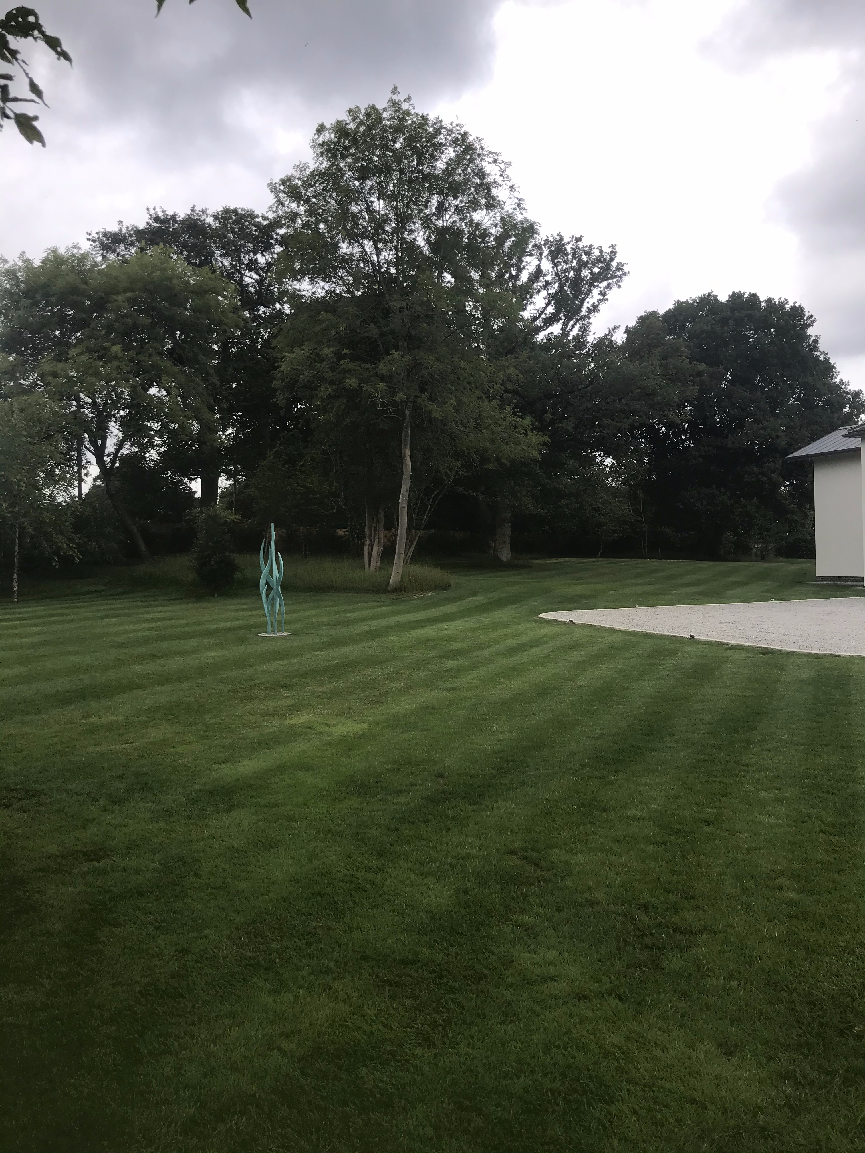 country-house-lawn-stripes